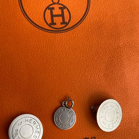 Hermès clip on earrings with pendant set. Just pendant $138 earrings $233. - Picture 5 of 6